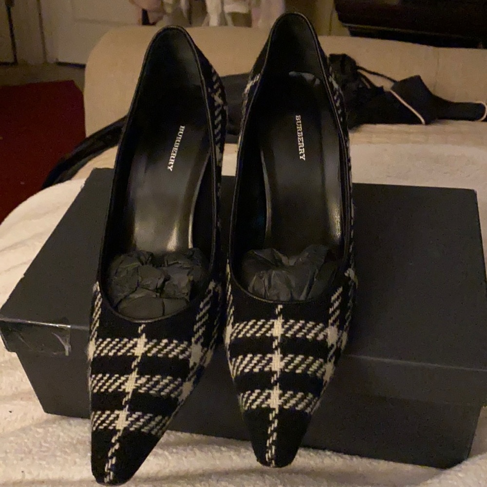 Burberry Vintage Black & White Plaid Wool Pumps 40